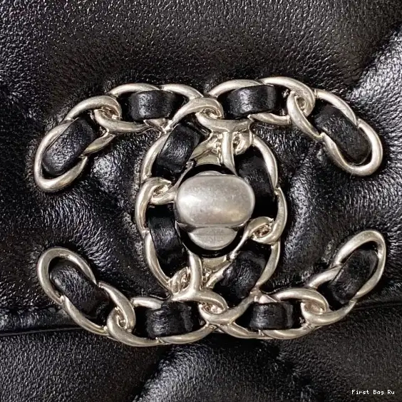 Firstbag Ru CHAIN WALLET CHANEL ON 19 0521